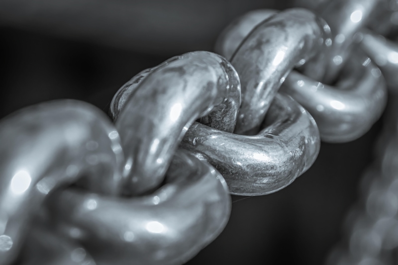 A thick heavy steel chain